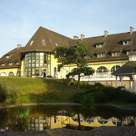 Hotel Familia Zamárdi Exterior photo