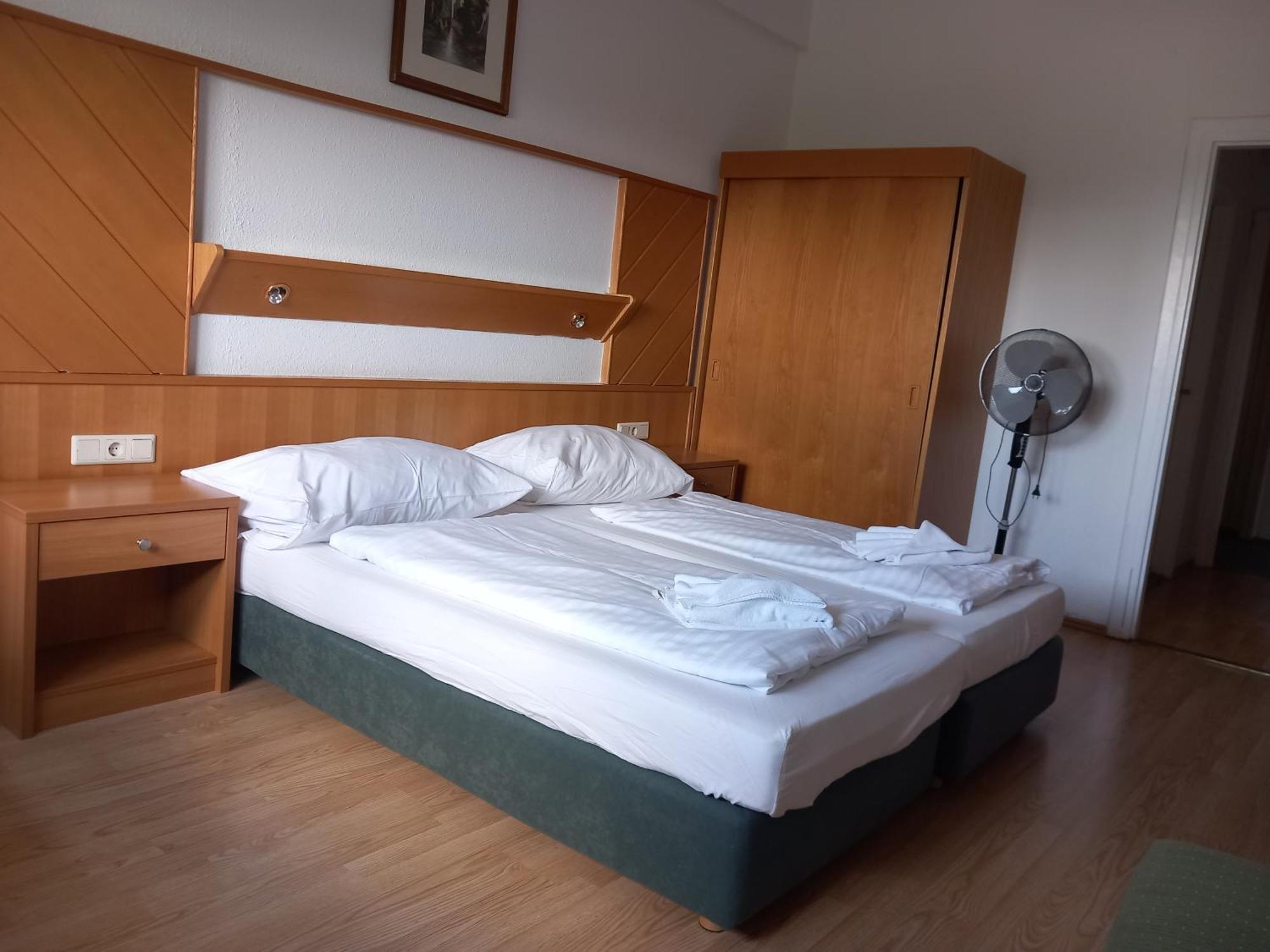 Hotel Familia Zamárdi Room photo