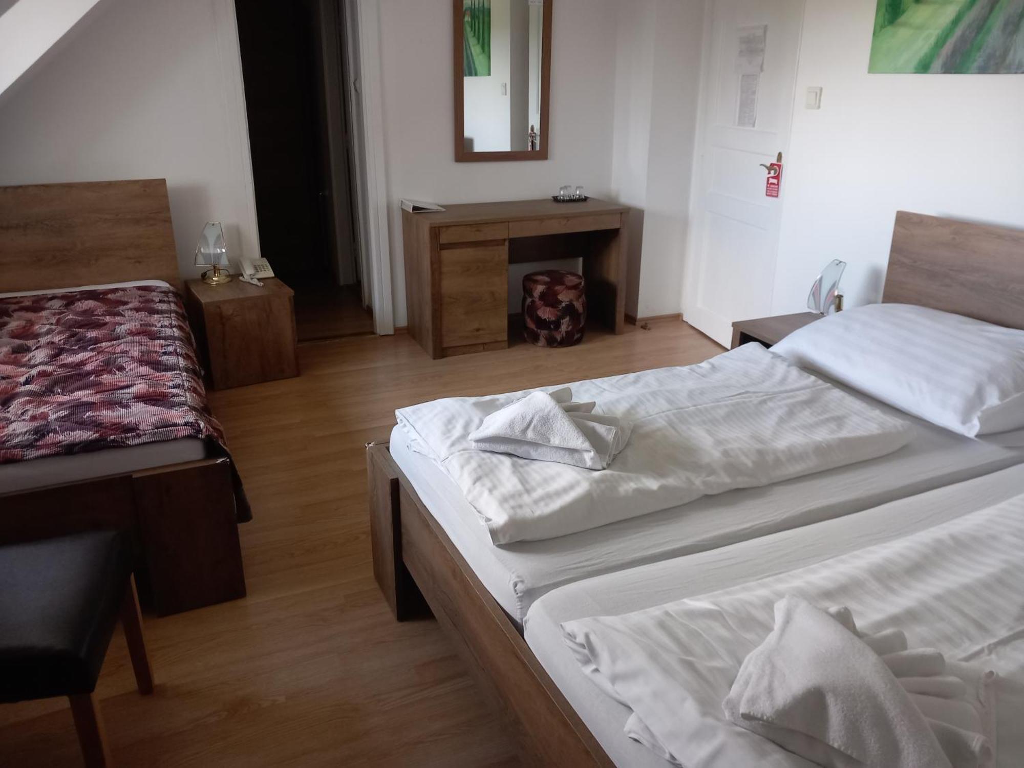 Hotel Familia Zamárdi Room photo