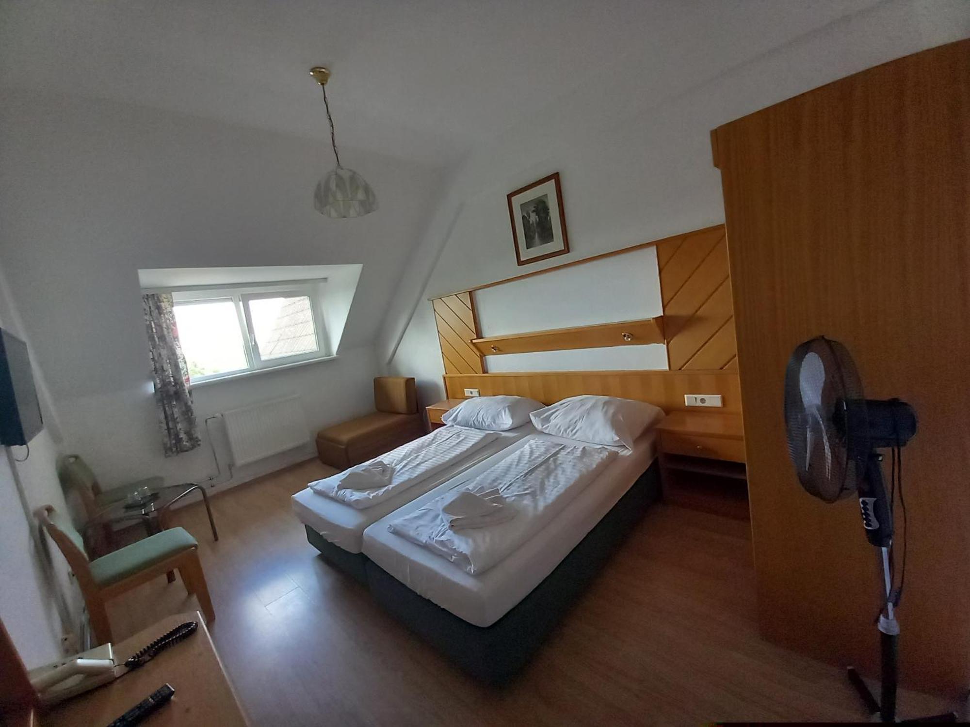 Hotel Familia Zamárdi Room photo