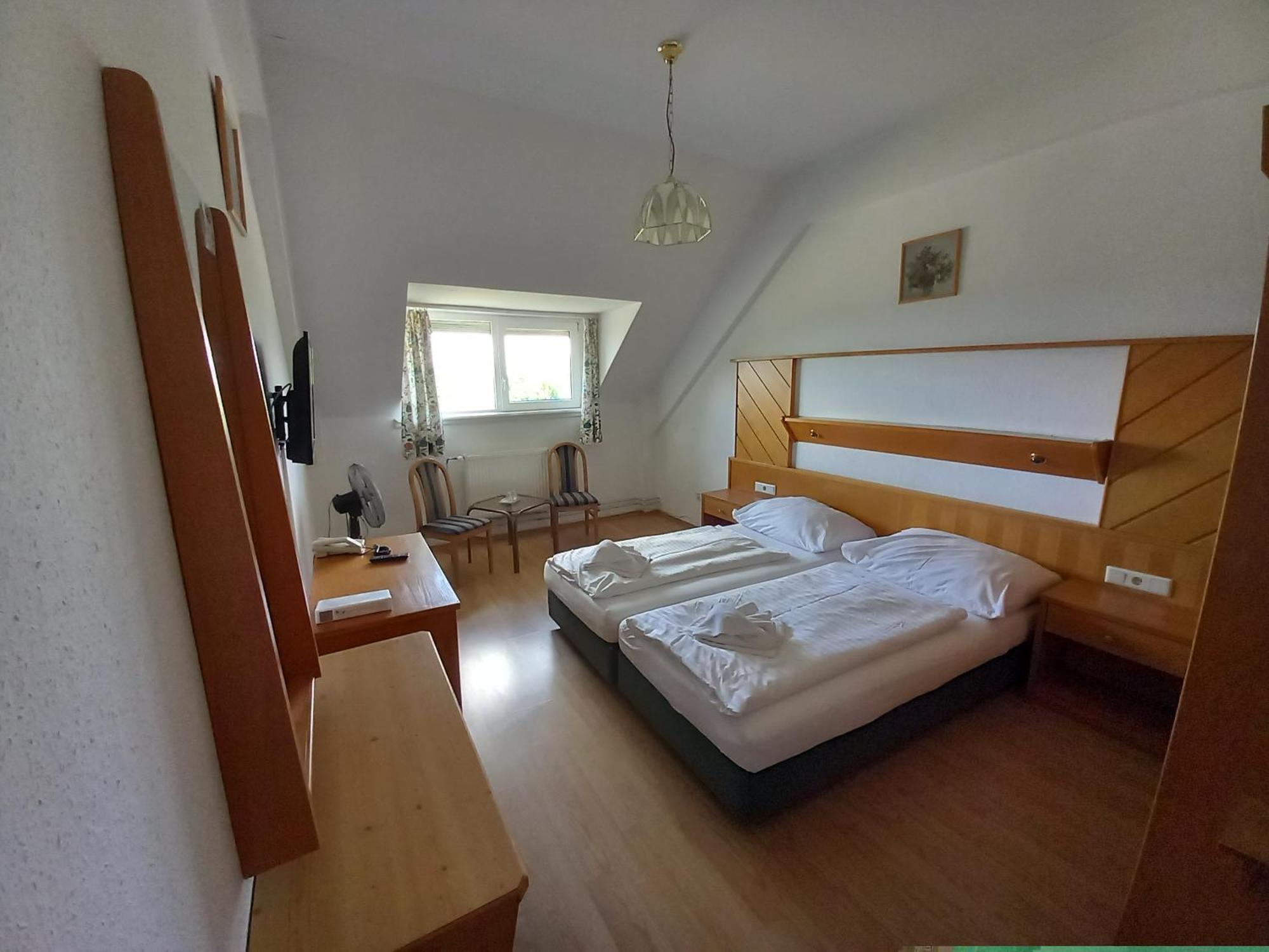 Hotel Familia Zamárdi Room photo